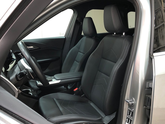 BMW X1 sDrive18d color Gris Plata. Año 2024. 110KW(150CV). Diésel. En concesionario Movilnorte El Plantio de Madrid