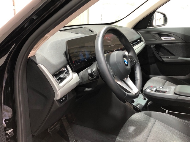 BMW X1 sDrive18d color Negro. Año 2024. 110KW(150CV). Diésel. En concesionario Movilnorte Las Rozas de Madrid
