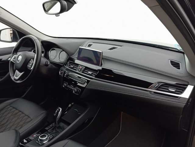 BMW X1 sDrive18d color Negro. Año 2022. 110KW(150CV). Diésel. En concesionario Augusta Aragon S.A. de Zaragoza