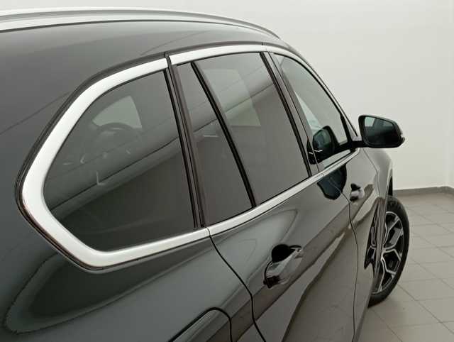 BMW X1 sDrive18d color Negro. Año 2022. 110KW(150CV). Diésel. En concesionario Augusta Aragon S.A. de Zaragoza
