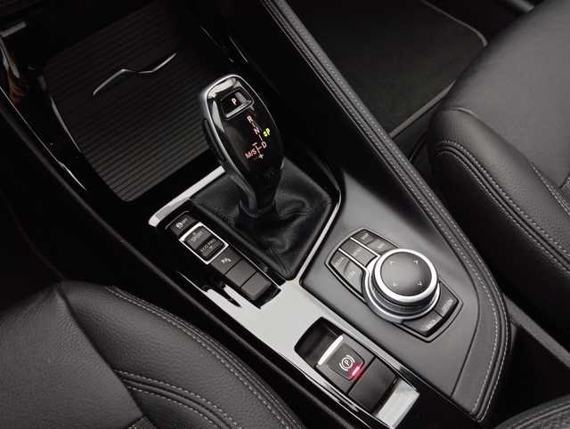 BMW X1 sDrive18d color Negro. Año 2022. 110KW(150CV). Diésel. En concesionario Augusta Aragon S.A. de Zaragoza