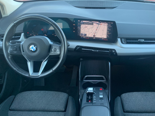 BMW Serie 2 218d Active Tourer color Marrón. Año 2022. 110KW(150CV). Diésel. En concesionario Celtamotor Pontevedra de Pontevedra