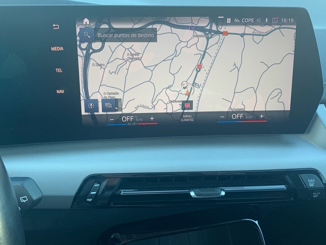 BMW Serie 2 218d Active Tourer color Marrón. Año 2022. 110KW(150CV). Diésel. En concesionario Celtamotor Pontevedra de Pontevedra