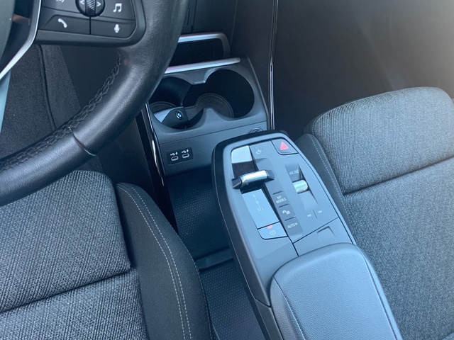 BMW Serie 2 218d Active Tourer color Marrón. Año 2022. 110KW(150CV). Diésel. En concesionario Celtamotor Pontevedra de Pontevedra