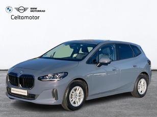Fotos de BMW Serie 2 218d Active Tourer color Marrón. Año 2022. 110KW(150CV). Diésel. En concesionario Celtamotor Pontevedra de Pontevedra