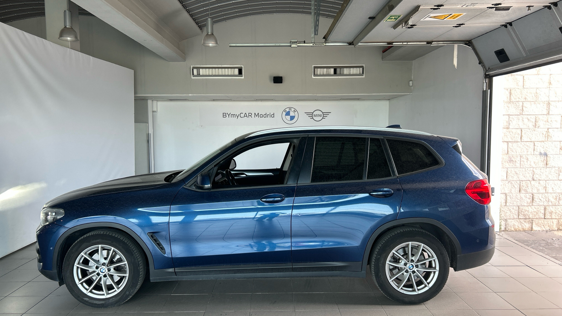BMW X3 sDrive18d color Azul. Año 2020. 110KW(150CV). Diésel. En concesionario BYmyCAR Madrid - Alcalá de Madrid