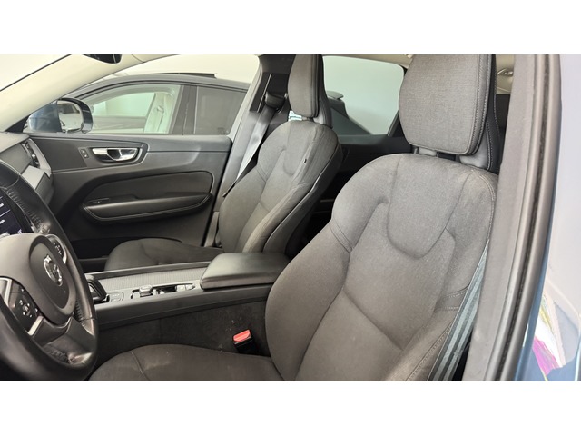 Volvo XC60 B4 D Momentum Pro Auto 145 kW (197 CV)