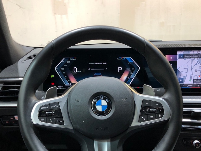 BMW Serie 3 320d color Negro. Año 2024. 140KW(190CV). Diésel. En concesionario Movilnorte El Plantio de Madrid