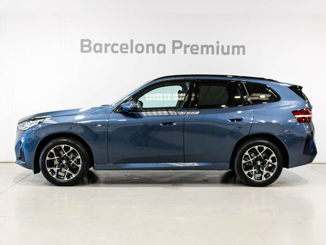 BMW X3 xDrive20d color Azul. Año 2025. 145KW(197CV). Diésel. En concesionario Barcelona Premium -- GRAN VIA de Barcelona