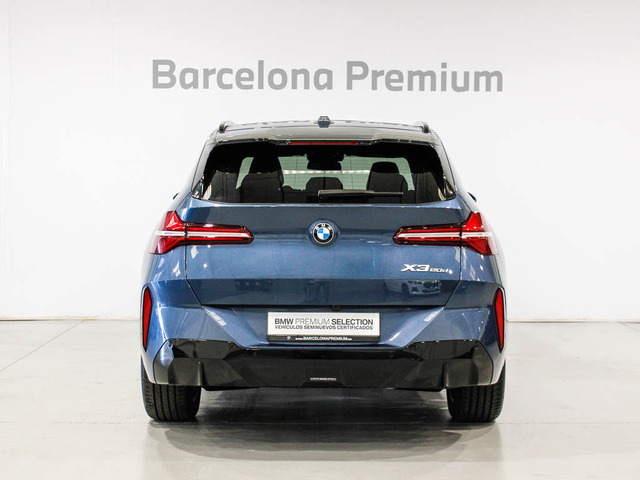 BMW X3 xDrive20d color Azul. Año 2025. 145KW(197CV). Diésel. En concesionario Barcelona Premium -- GRAN VIA de Barcelona