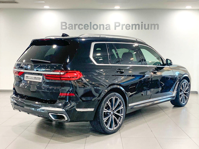 BMW X7 xDrive40i color Negro. Año 2020. 250KW(340CV). Gasolina. En concesionario Barcelona Premium -- GRAN VIA de Barcelona