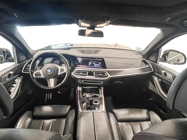 BMW X7 xDrive40i color Negro. Año 2020. 250KW(340CV). Gasolina. En concesionario Barcelona Premium -- GRAN VIA de Barcelona