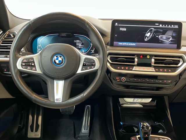 BMW iX3 M Sport color Rojo. Año 2022. 210KW(286CV). Eléctrico. En concesionario Proa Premium Palma de Baleares
