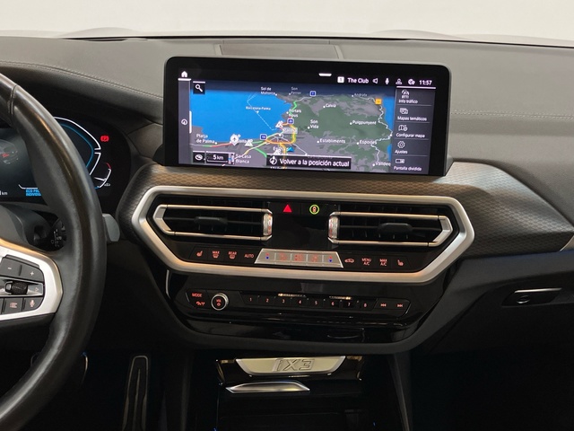 BMW iX3 M Sport color Rojo. Año 2022. 210KW(286CV). Eléctrico. En concesionario Proa Premium Palma de Baleares