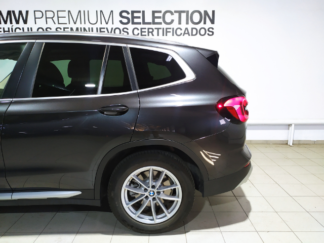 BMW X3 xDrive20d color Gris. Año 2024. 140KW(190CV). Diésel. En concesionario Hispamovil Elche de Alicante