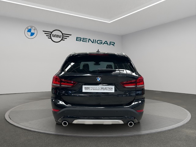 BMW X1 sDrive18d color Negro. Año 2021. 110KW(150CV). Diésel. En concesionario GANDIA Automoviles Fersan, S.A. de Valencia