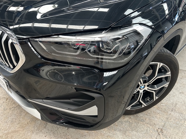 BMW X1 sDrive18d color Negro. Año 2021. 110KW(150CV). Diésel. En concesionario GANDIA Automoviles Fersan, S.A. de Valencia