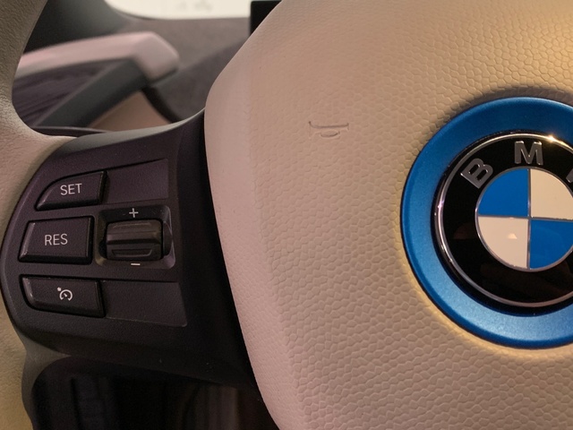 BMW i3 120Ah color Rojo. Año 2021. 125KW(170CV). Eléctrico. En concesionario Celtamotor Lalín de Pontevedra