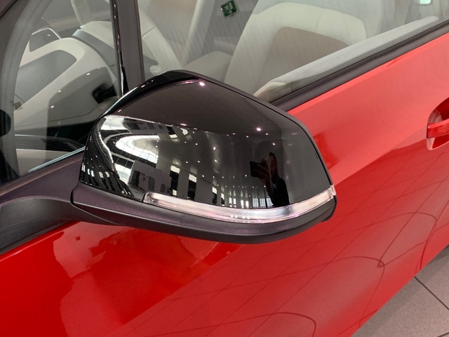 BMW i3 120Ah color Rojo. Año 2021. 125KW(170CV). Eléctrico. En concesionario Celtamotor Lalín de Pontevedra