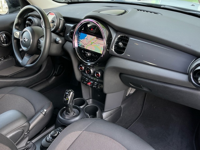 fotoG 7 del MINI MINI 5 Puertas Cooper 100 kW (136 CV) 136cv Gasolina del 2022 en Pontevedra