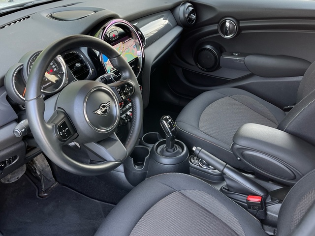 fotoG 10 del MINI MINI 5 Puertas Cooper 100 kW (136 CV) 136cv Gasolina del 2022 en Pontevedra