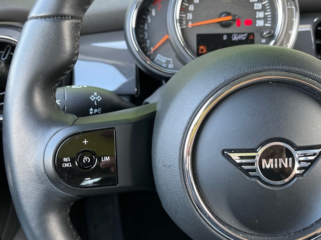 fotoG 12 del MINI MINI 5 Puertas Cooper 100 kW (136 CV) 136cv Gasolina del 2022 en Pontevedra