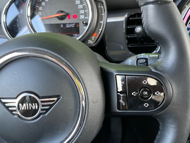 fotoG 13 del MINI MINI 5 Puertas Cooper 100 kW (136 CV) 136cv Gasolina del 2022 en Pontevedra