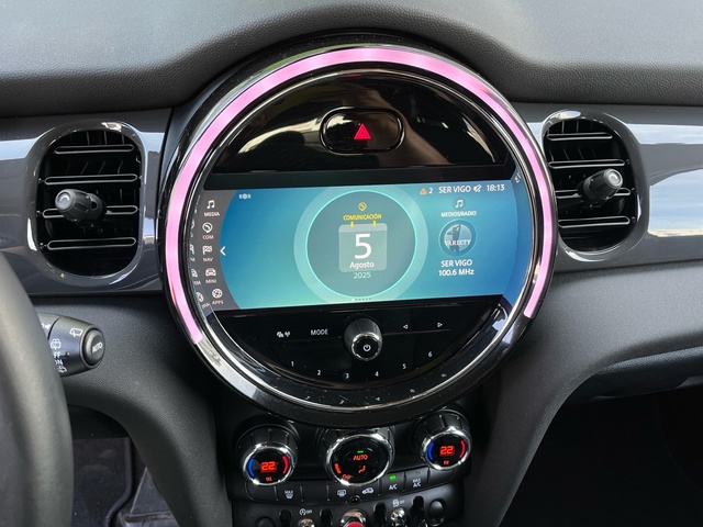 fotoG 16 del MINI MINI 5 Puertas Cooper 100 kW (136 CV) 136cv Gasolina del 2022 en Pontevedra