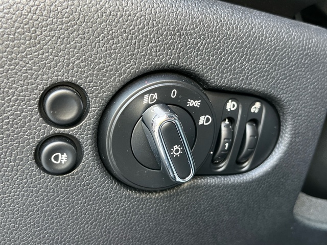 fotoG 21 del MINI MINI 5 Puertas Cooper 100 kW (136 CV) 136cv Gasolina del 2022 en Pontevedra