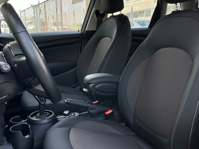 fotoG 22 del MINI MINI 5 Puertas Cooper 100 kW (136 CV) 136cv Gasolina del 2022 en Pontevedra