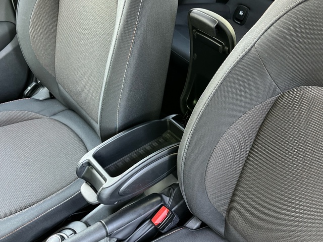 fotoG 24 del MINI MINI 5 Puertas Cooper 100 kW (136 CV) 136cv Gasolina del 2022 en Pontevedra