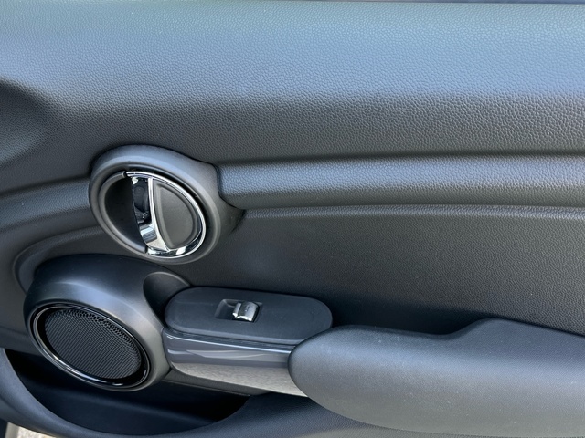 fotoG 26 del MINI MINI 5 Puertas Cooper 100 kW (136 CV) 136cv Gasolina del 2022 en Pontevedra