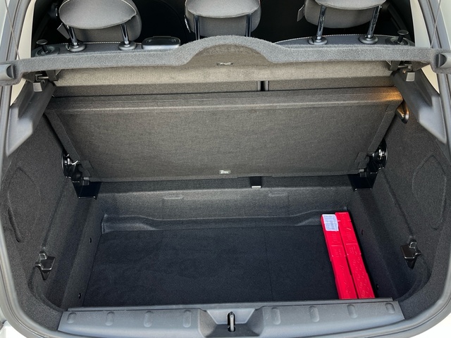 fotoG 30 del MINI MINI 5 Puertas Cooper 100 kW (136 CV) 136cv Gasolina del 2022 en Pontevedra