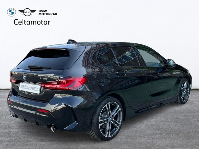 BMW Serie 1 118d color Negro. Año 2024. 110KW(150CV). Diésel. En concesionario Celtamotor Vigo de Pontevedra