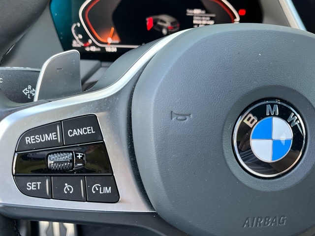 BMW Serie 1 118d color Negro. Año 2024. 110KW(150CV). Diésel. En concesionario Celtamotor Vigo de Pontevedra