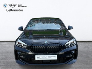 Fotos de BMW Serie 1 118d color Negro. Año 2024. 110KW(150CV). Diésel. En concesionario Celtamotor Vigo de Pontevedra