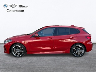 Fotos de BMW Serie 1 118i color Rojo. Año 2024. 103KW(140CV). Gasolina. En concesionario Celtamotor Vigo de Pontevedra