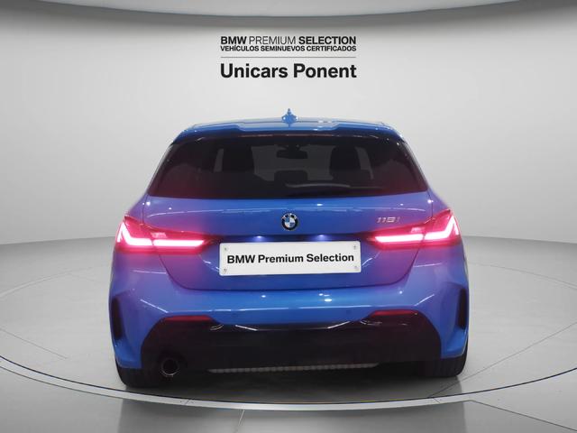 BMW Serie 1 118i color Azul. Año 2021. 103KW(140CV). Gasolina. En concesionario Unicars Ponent de Lleida