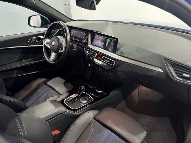 BMW Serie 1 118i color Azul. Año 2021. 103KW(140CV). Gasolina. En concesionario Unicars Ponent de Lleida