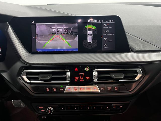 BMW Serie 1 118i color Azul. Año 2021. 103KW(140CV). Gasolina. En concesionario Unicars Ponent de Lleida