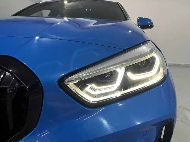 BMW Serie 1 118i color Azul. Año 2021. 103KW(140CV). Gasolina. En concesionario Unicars Ponent de Lleida