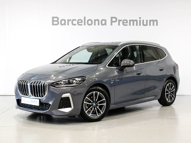 BMW Serie 2 218d Active Tourer color Gris. Año 2024. 110KW(150CV). Diésel. En concesionario Barcelona Premium -- GRAN VIA de Barcelona