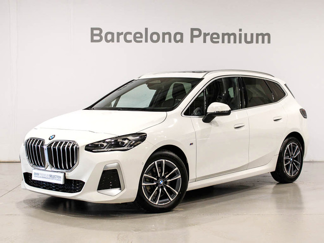 BMW Serie 2 218d Active Tourer color Blanco. Año 2024. 110KW(150CV). Diésel. En concesionario Barcelona Premium -- GRAN VIA de Barcelona