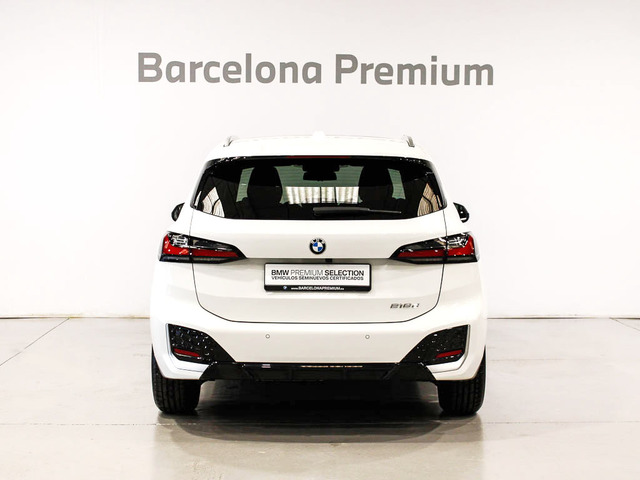 BMW Serie 2 218d Active Tourer color Blanco. Año 2024. 110KW(150CV). Diésel. En concesionario Barcelona Premium -- GRAN VIA de Barcelona