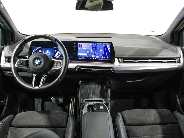BMW Serie 2 218d Active Tourer color Blanco. Año 2024. 110KW(150CV). Diésel. En concesionario Barcelona Premium -- GRAN VIA de Barcelona