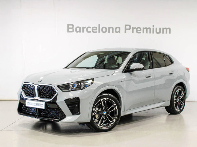 BMW X2 sDrive18d color Gris. Año 2024. 110KW(150CV). Diésel. En concesionario Barcelona Premium -- GRAN VIA de Barcelona