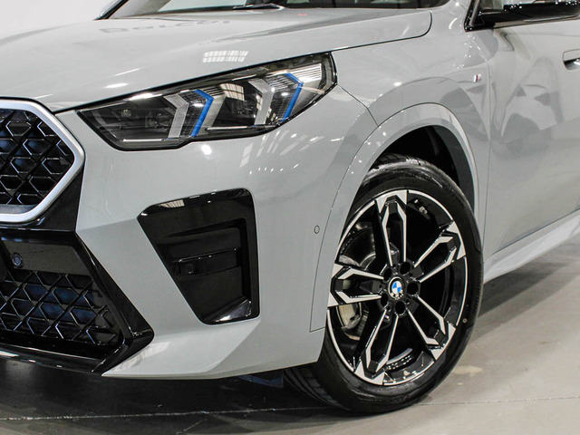 BMW X2 sDrive18d color Gris. Año 2024. 110KW(150CV). Diésel. En concesionario Barcelona Premium -- GRAN VIA de Barcelona