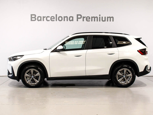 BMW X1 sDrive18d color Blanco. Año 2024. 110KW(150CV). Diésel. En concesionario Barcelona Premium -- GRAN VIA de Barcelona