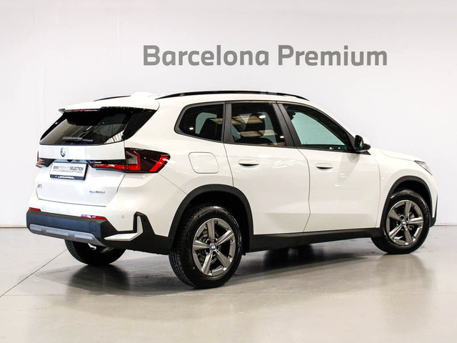 BMW X1 sDrive18d color Blanco. Año 2024. 110KW(150CV). Diésel. En concesionario Barcelona Premium -- GRAN VIA de Barcelona