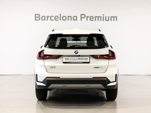 BMW X1 sDrive18d color Blanco. Año 2024. 110KW(150CV). Diésel. En concesionario Barcelona Premium -- GRAN VIA de Barcelona